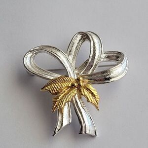 Holiday Christmas Ribbon Bow Silver-Tone with Gold-Tone Leaf Brooch Pin